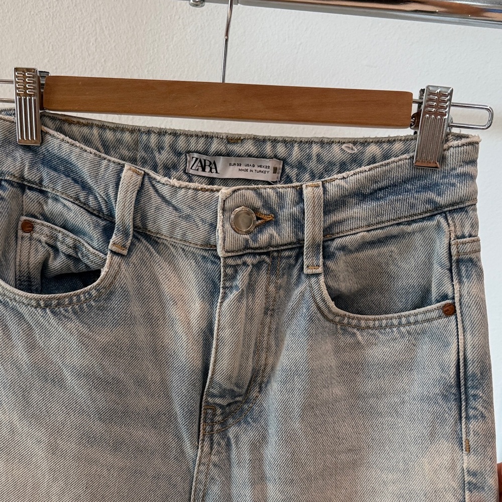 Excellent condition great classic Zara High Rise Light Blue Women's Jeans
